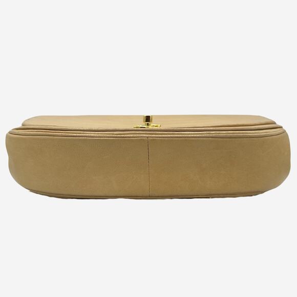 Authentic Vintage Beige Lambskin Chanel Halfmoon w 24k gold plated hardware - Picture 4 of 16